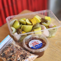 ยำผลไม้ดอง