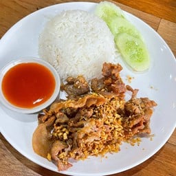 ข้าวหมูทอดกระเทียม