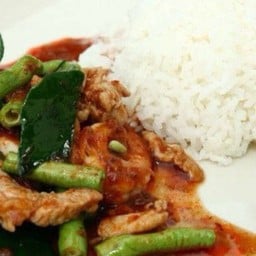 ข้าวพริกแกงหมู