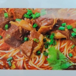 บะหมี่เนื้อตุ๋น