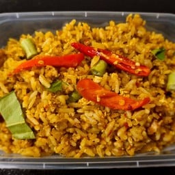 ข้าวผัดพริกแกงใต๊...ใต้