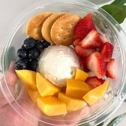 กรีกโยเกิร์ต 1 สกู๊ป แถมน้ำผึ้ง +Topping 3 อย่าง