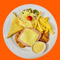 สเต็กสะโพกไก่ทอดแฮมชีส