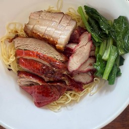 บะหมี่สามเซียนพิเศษ