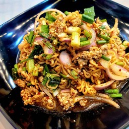 ลาบมาม่าหมูสับ