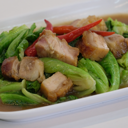 ผัดแขนงหมูกรอบ