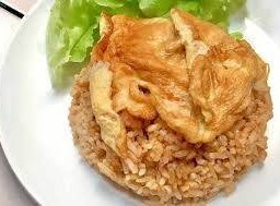 ข้าวผัดน้ำพริกเผาไข่เจียว