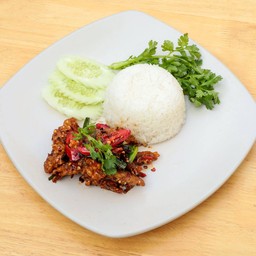 ข้าวหมูทอดผัดพริกแห้ง