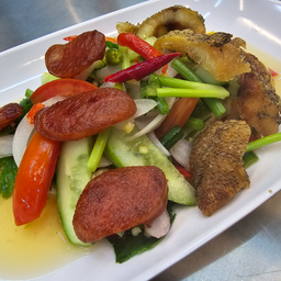 ยำปลาสลิด+กุนเชียง