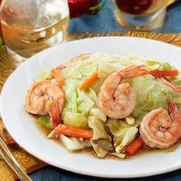 ผัดผักใส่กุ้ง-หมึ-ทะเล