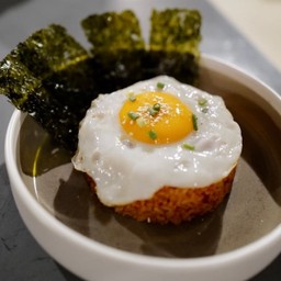 ข้าวผัดกิมจิ (Kimchi fried rice)