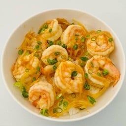 ข้าวหน้ากุ้งผัดซอสยากินิกุ