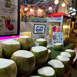 ร้านน้ำผลไม้ Pattaya Beach Market