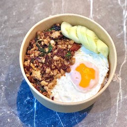 กะเพราไข่ฟรี