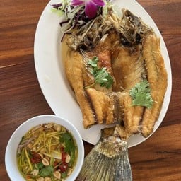 ปลานิลทอดน้ำปลา