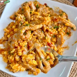 ไข่ข้น หมูผัดน้ำจิ้มสุกี้
