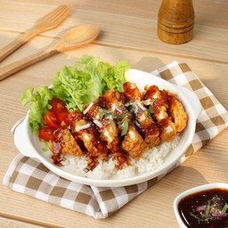 ข้าวไก่ทอดซอสแจ่ว
