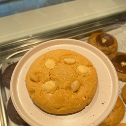 WHITE CHOC MACADAMIA