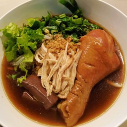 เกาเหลาน่องไก่ตุ๋น