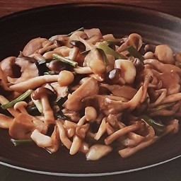 เห็ดรวมผัดน้ำมันหอยเจ