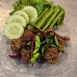 ลาบทอดลับแล