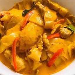 Thai Coconut Curry with Pork Belly and Bamboo Shoots แกงกะทิหมูสามชั้นหน่อไม้