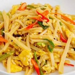 ผัดหน่อไม้ใส่ไข่