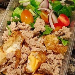 ยำไข่ดาวหมูสับ