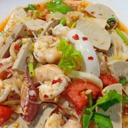 ยำรวม หมูยอ หมูสับ วุ้นเส้น กุ้ง หมึก