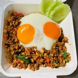 ไข่ดาวแฝดกระเพราราดข้าว