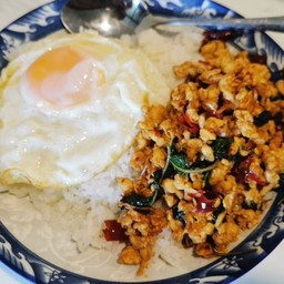 ข้าวกะเพราไก่สับ+ไข่ดาว