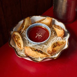 A3.ปอเปี๊ยะเป็ดย่าง (3 ชิ้น)