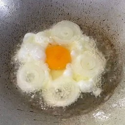 ไข่ดาวหอมใหญ่