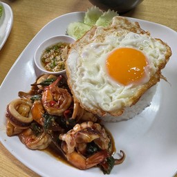 ข้าวกะเพราทะเล