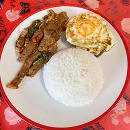 ข้าวกะเพราเนื้อสันนอก