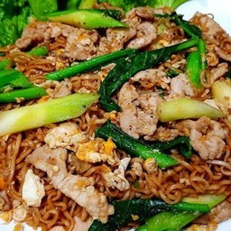 มาม่าผัดซีอิ๋ว