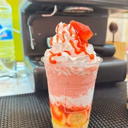 บาน็อฟฟี่สตรอเบอรี่