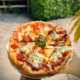 พิซซ่าซีฟู้ดค็อกเทล