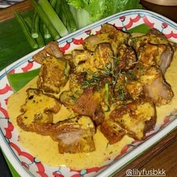 crispy pork with chili paste