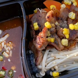 หมูกระทะย่างให้ by เตยตองเต้