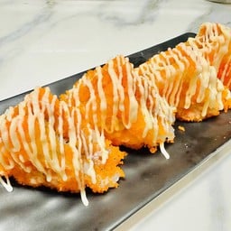 ข้าวปั่นแซลมอนแซนด์วิช 4 ชิ้น
