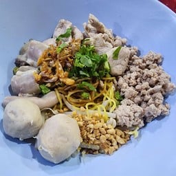 ก๋วยเตี๋ยวหมูต้มยำ (มะนาวสด) เนื้อตุ๋นยาจีน ทองพญา