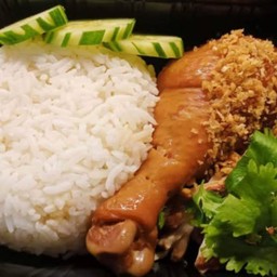 ข้าวน่องไก่ตุ๋น