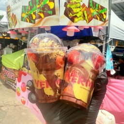 ดูไบ สตอเบอรี่ คัพ ( เล็ก )