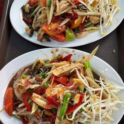 ส้มตำแอบแซบ (ปากเปิด) ตลาดสุชาดา