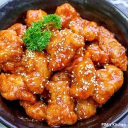 ข้าวไก่ทอดคลุกซอสเกาหลี