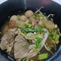 เส้นบะหมี่พิเศษน้ำใส