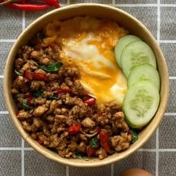 ข้าวกระเพราไข่ข้นพริกแห้ง Y&N