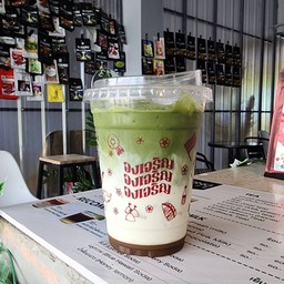 มัทฉะนม + ซอสโตนด