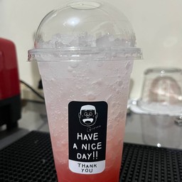 ลิ้นจี่สตรอว์เบอร์รีโซดา